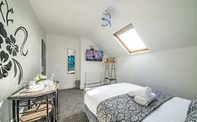 *Ra246* For Your Most Relaxed & Cosy Stay + Free Parking + Free Fast Wifi *